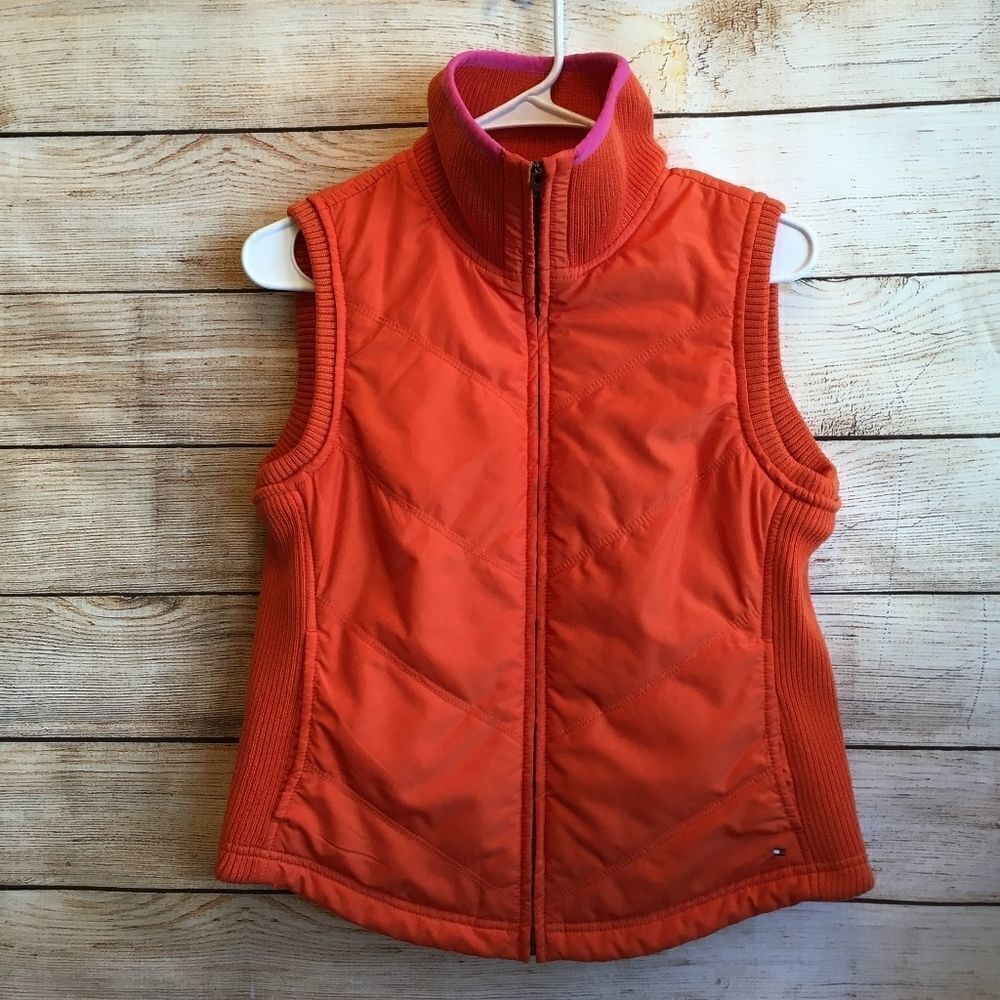 ‎TOMMY HILFIGER QUILTED VEST IN ORANGE